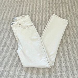 Abercrombie Curve Love Ultra High Rise Ankle Straight Jean in Cream/Ecru